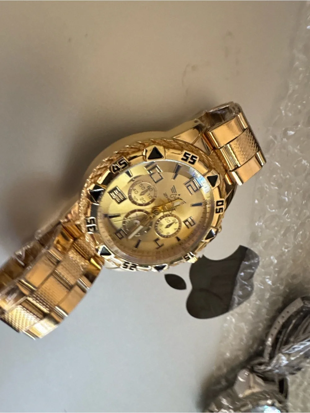 Chronograph analog round watch metal bracelet black bezel!